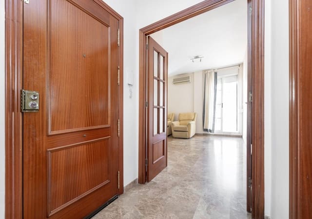 2 quarto Penthouse para venda em La Zubia com garagem - 200 000 € (Ref: 10115857)