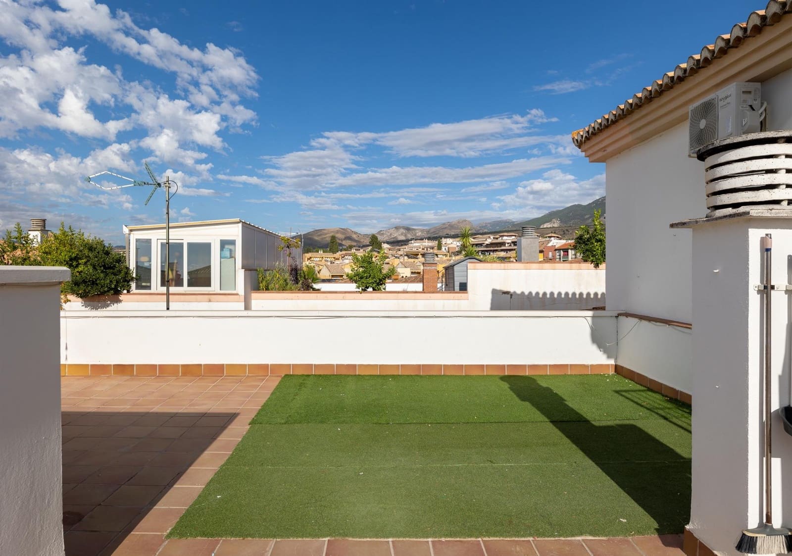 Ático de 2 habitaciones en La Zubia en venta con garaje - 200.000 € (Ref: 10115857)