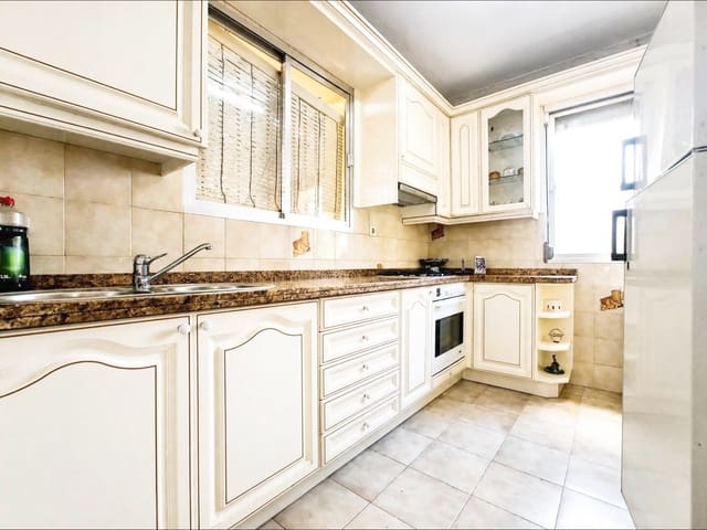 Piso de 2 habitaciones en Carretera de la Sierra, Granada ciudad en alquiler - 800 € (Ref: 10129391)