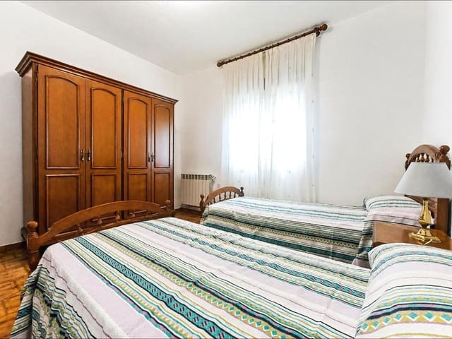 Piso de 2 habitaciones en Carretera de la Sierra, Granada ciudad en alquiler - 800 € (Ref: 10129391)