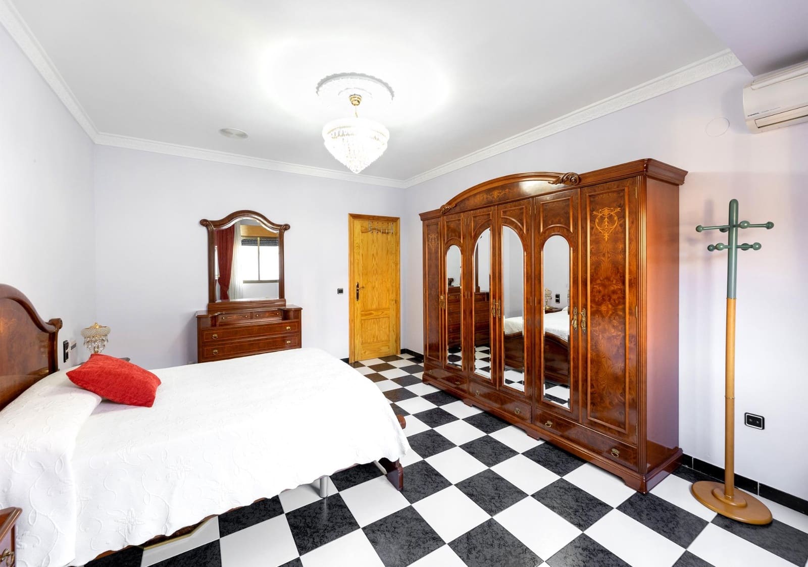 5 Zimmer Reihenhaus zu verkaufen in Atarfe mit Garage - 259.000 € (Ref: 10129394)