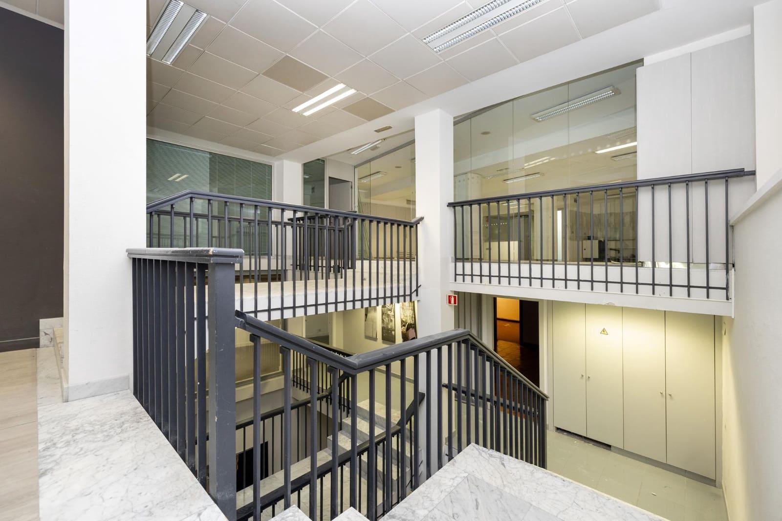 Commercial for sale in Granada city - € 1,125,000 (Ref: 10129395)