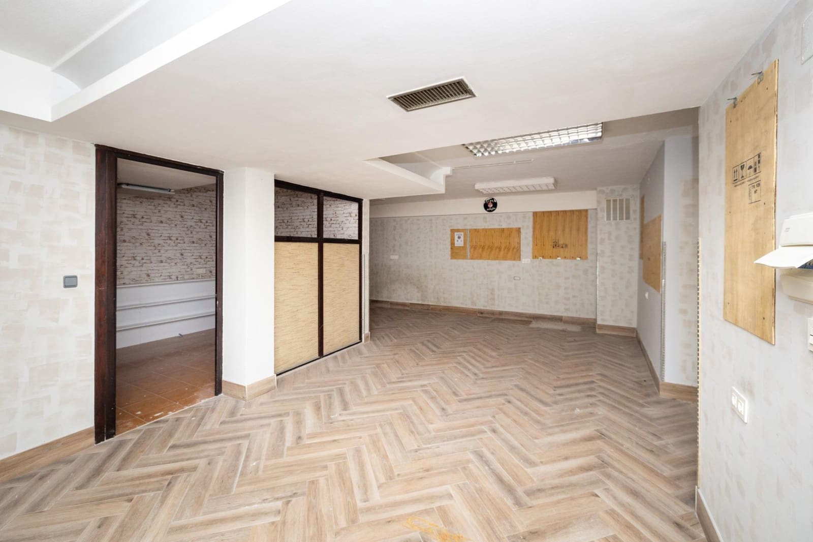 Commercial for sale in Granada city - € 1,125,000 (Ref: 10129395)