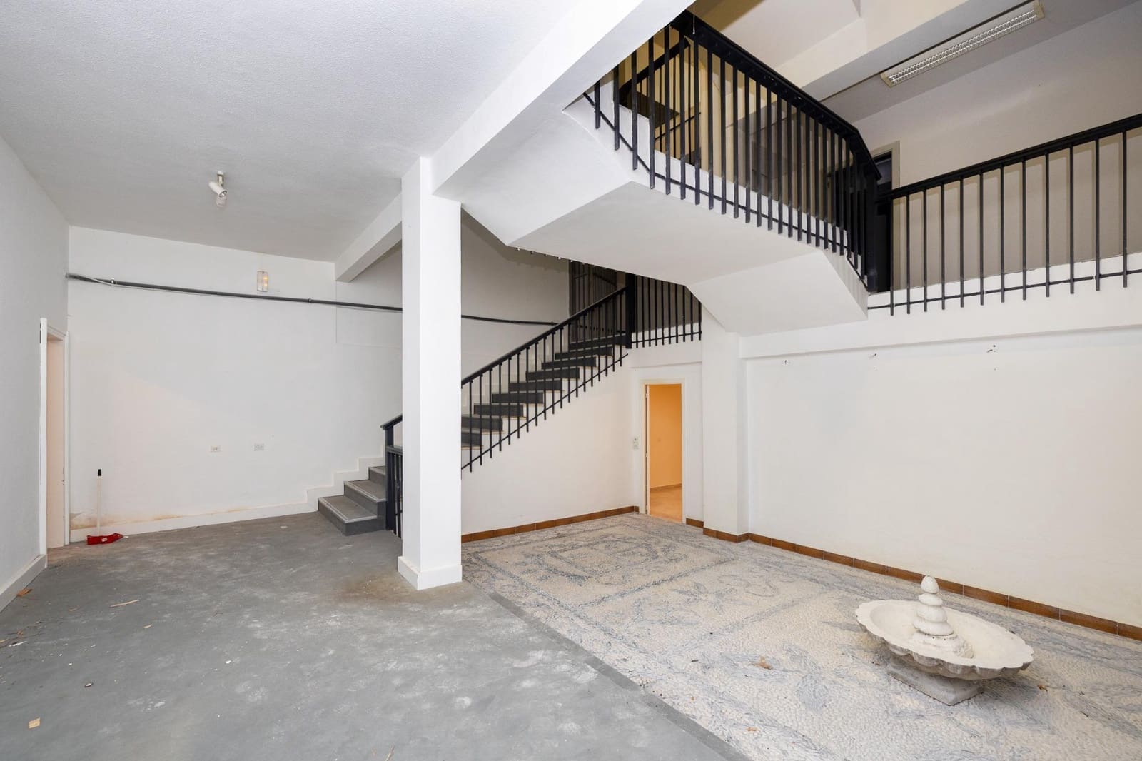 Commercial for sale in Granada city - € 1,125,000 (Ref: 10129395)