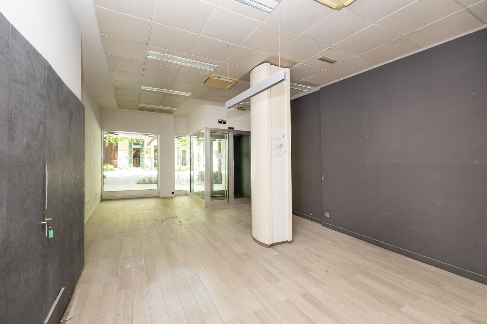 Commercial for sale in Granada city - € 1,125,000 (Ref: 10129395)
