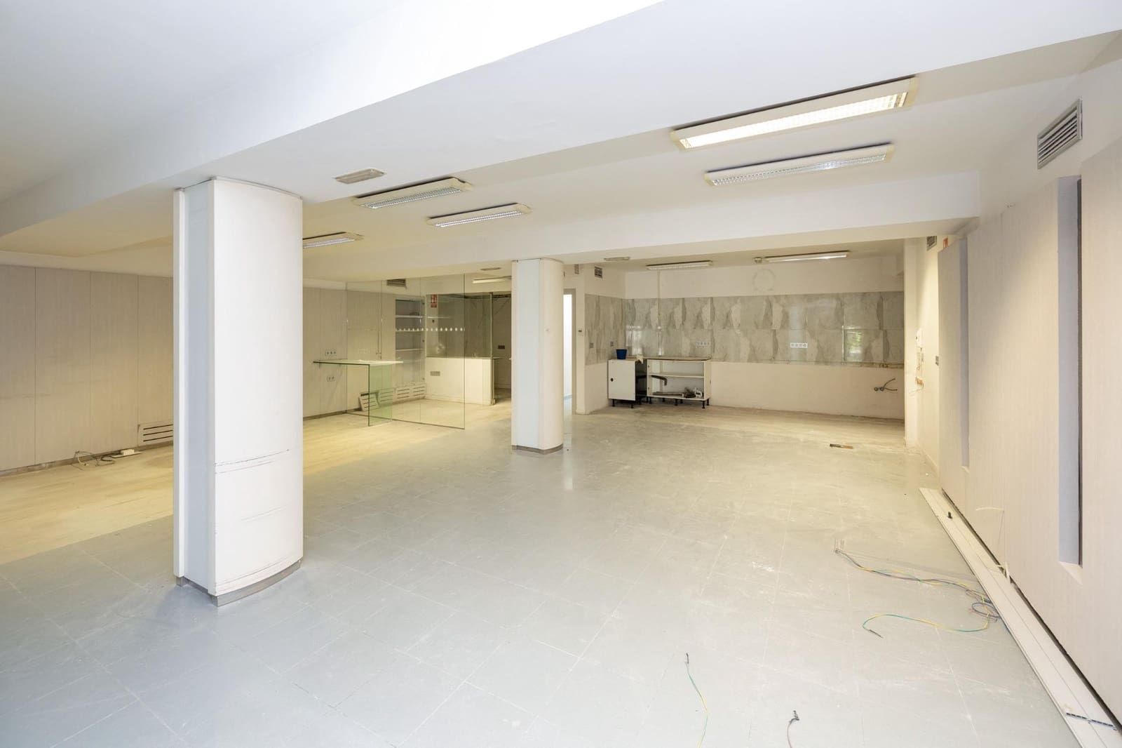 Commercial for sale in Granada city - € 1,125,000 (Ref: 10129395)