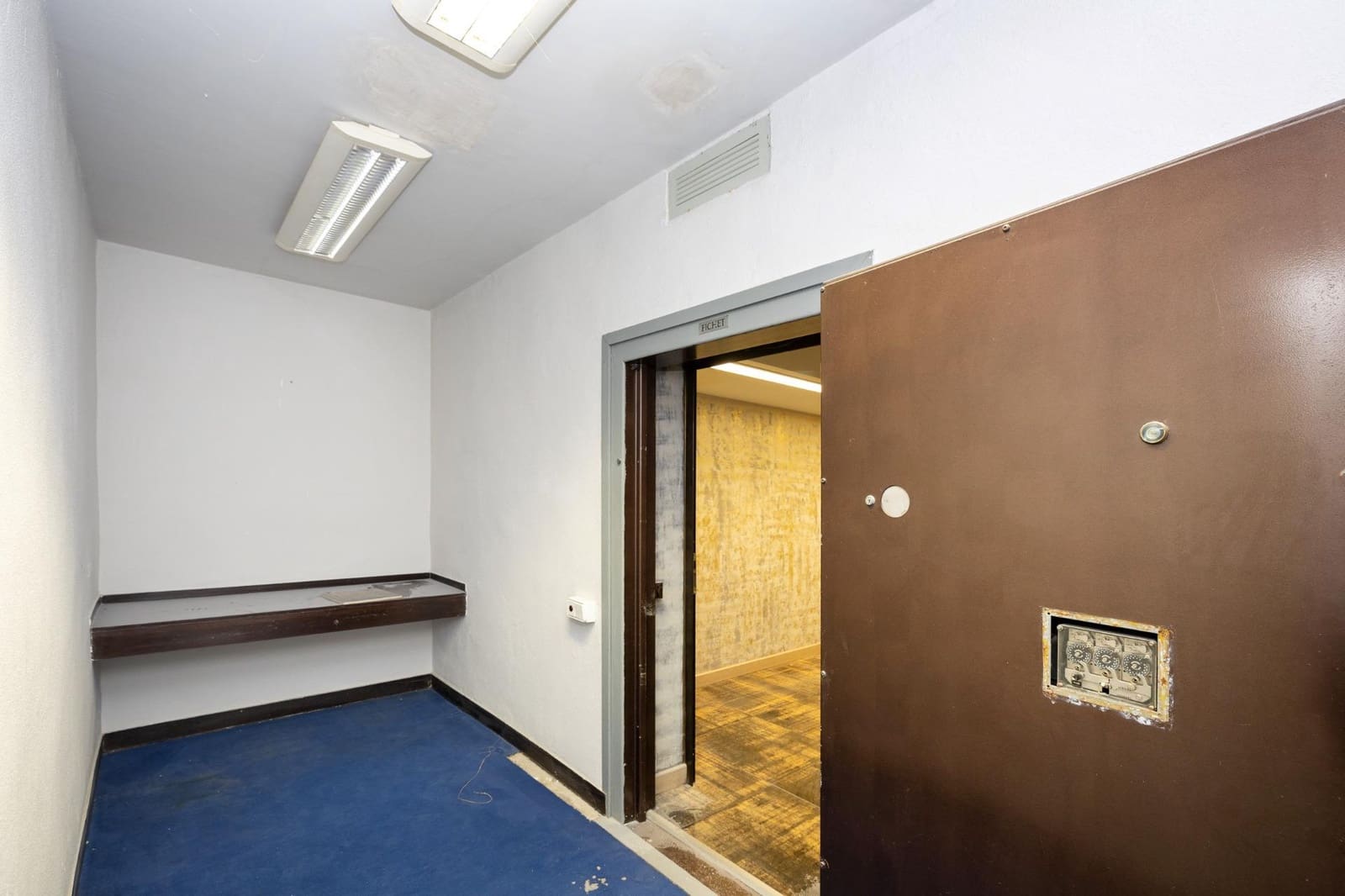 Commercial for sale in Granada city - € 1,125,000 (Ref: 10129395)