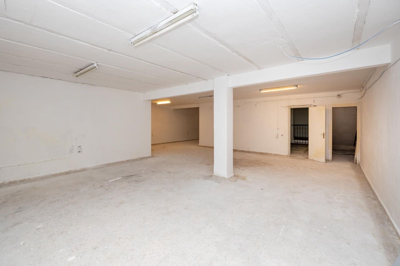 Commercial for sale in Granada city - € 1,125,000 (Ref: 10129395)