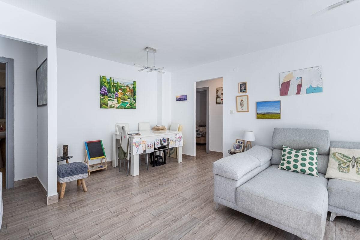 4 sovrum Lägenhet till salu i Granada stad - 270 000 € (Ref: 10129396)