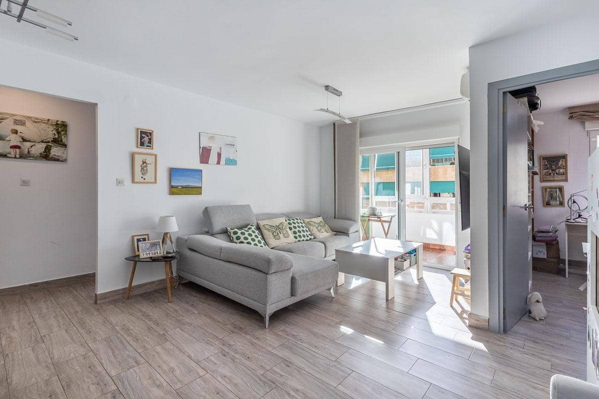 4 sovrum Lägenhet till salu i Granada stad - 270 000 € (Ref: 10129396)