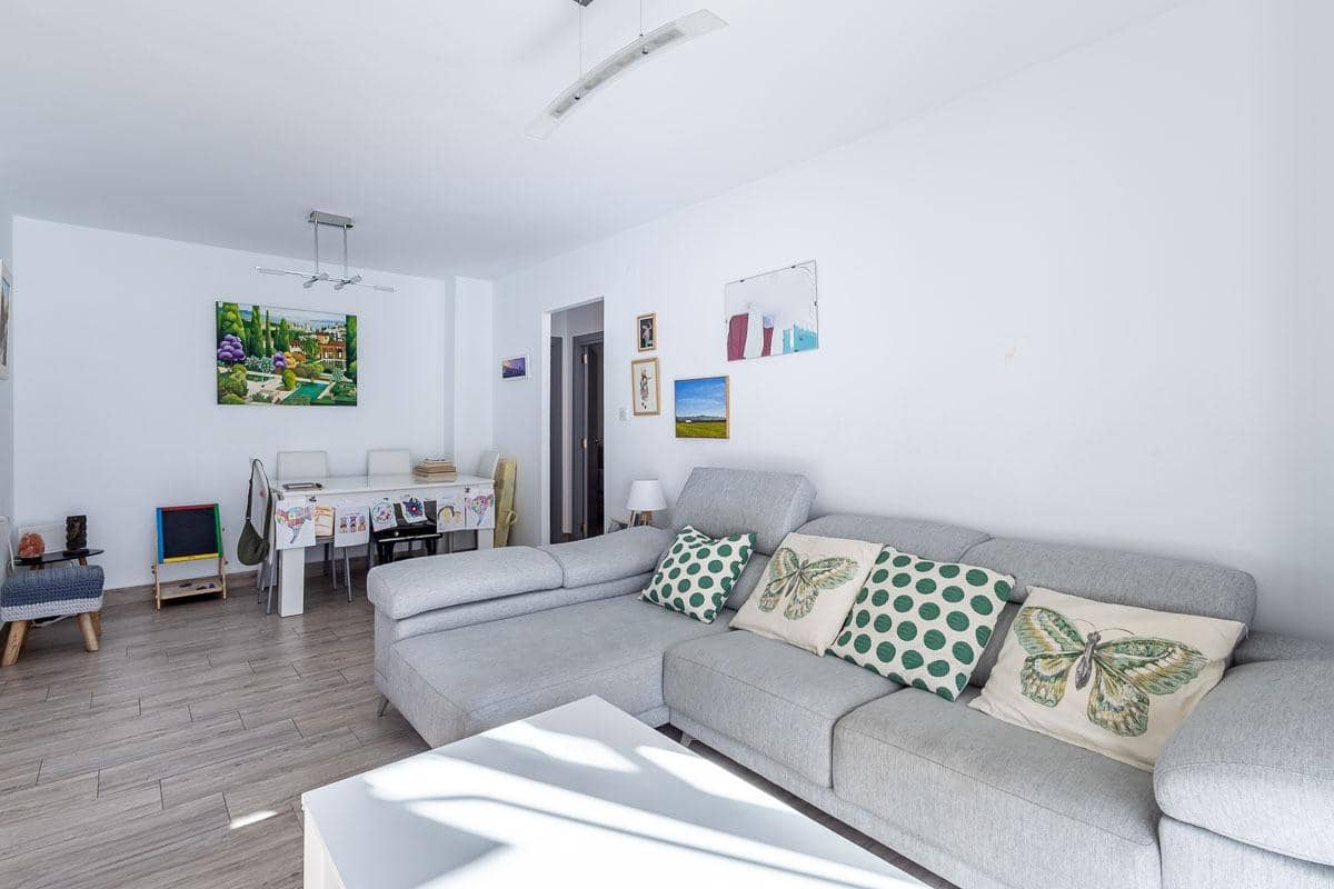 4 sovrum Lägenhet till salu i Granada stad - 270 000 € (Ref: 10129396)