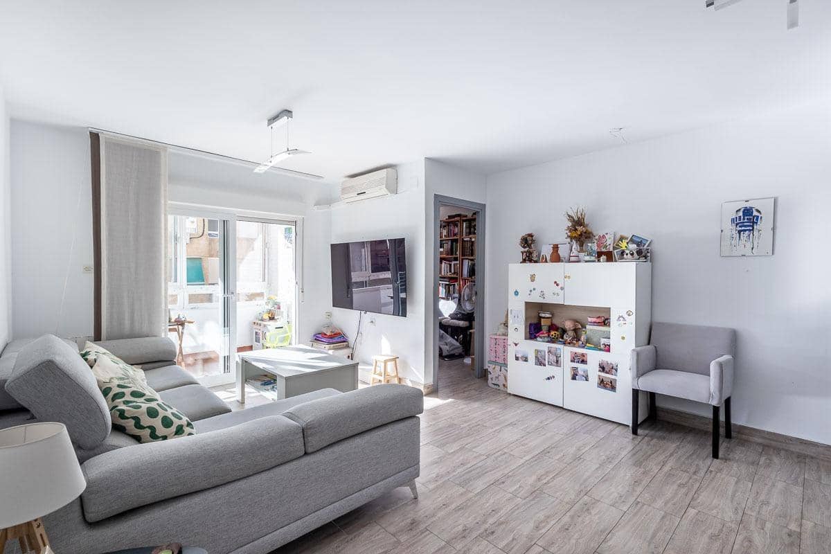 4 sovrum Lägenhet till salu i Granada stad - 270 000 € (Ref: 10129396)