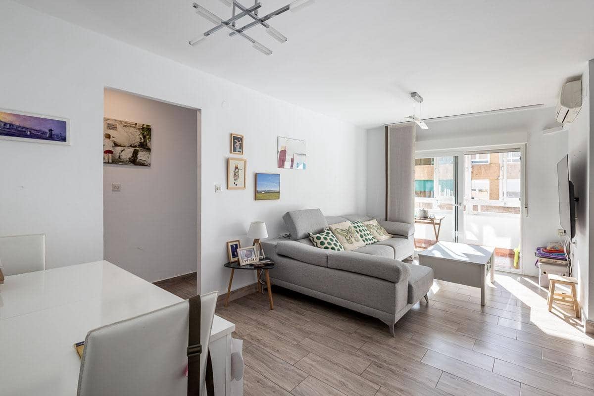 4 sovrum Lägenhet till salu i Granada stad - 270 000 € (Ref: 10129396)
