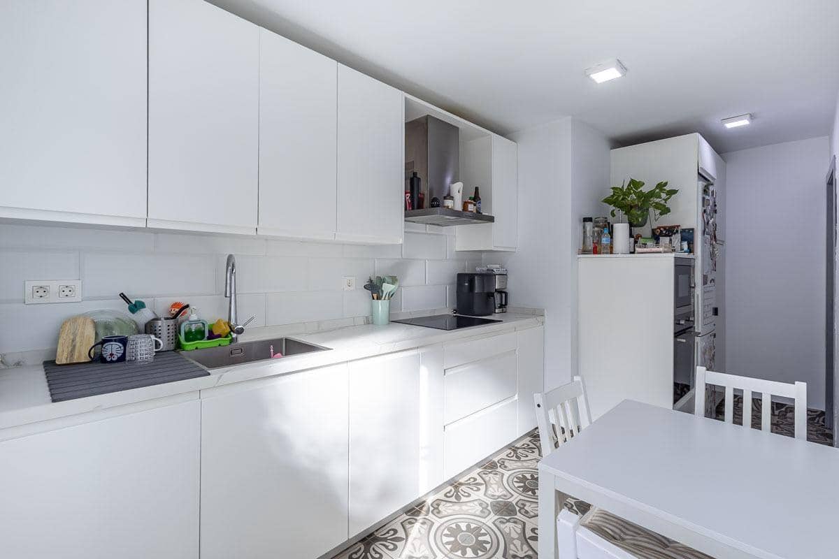 4 sovrum Lägenhet till salu i Granada stad - 270 000 € (Ref: 10129396)