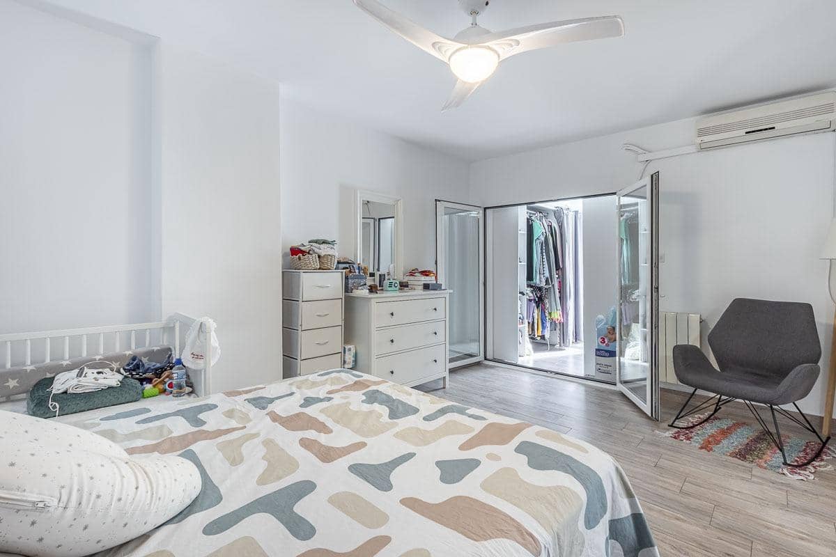 4 sovrum Lägenhet till salu i Granada stad - 270 000 € (Ref: 10129396)