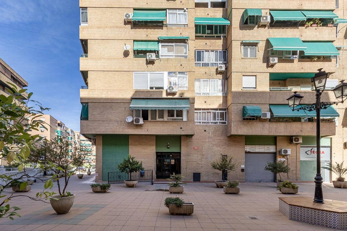 4 sovrum Lägenhet till salu i Granada stad - 270 000 € (Ref: 10129396)