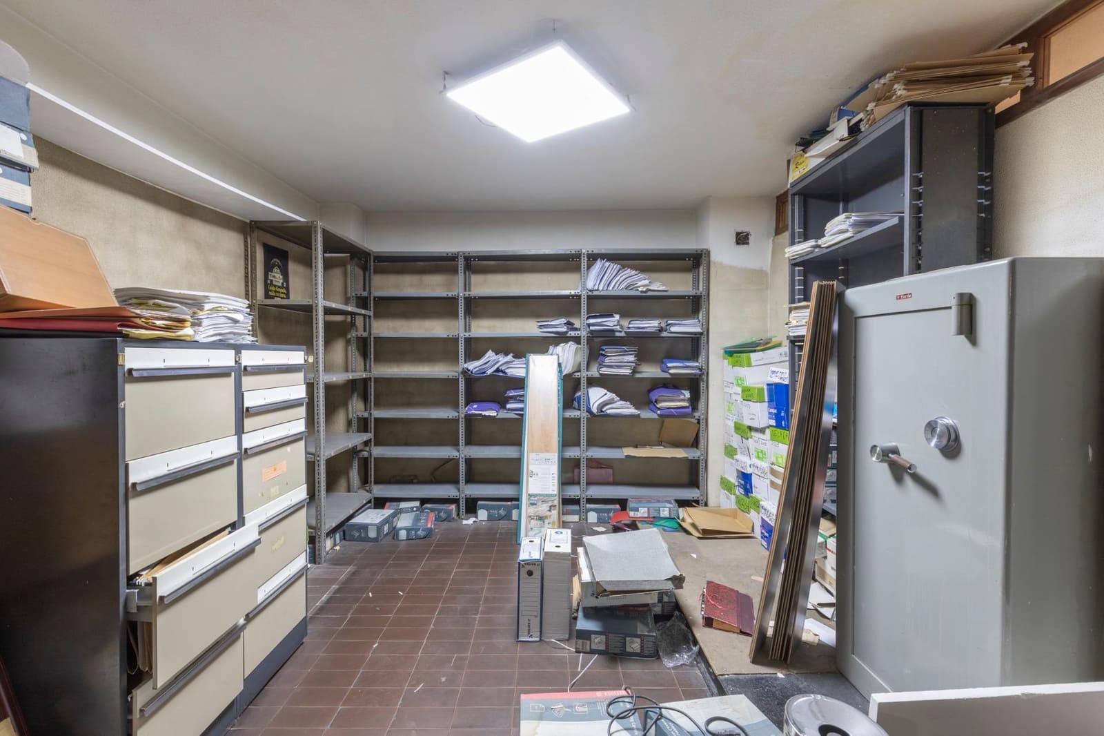 Commercial for sale in Granada city - € 290,000 (Ref: 10129402)