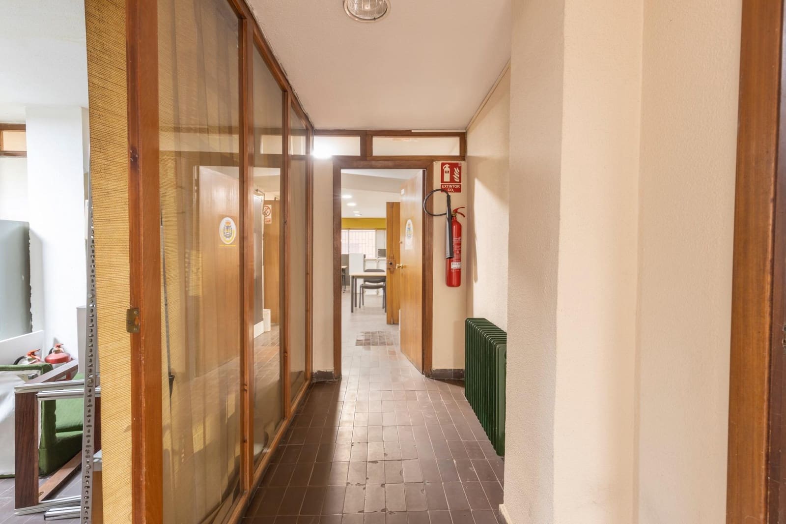 Commercial for sale in Granada city - € 290,000 (Ref: 10129402)