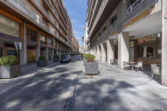 Commercial for sale in Centro, Granada city - € 290,000 (Ref: 10129402)