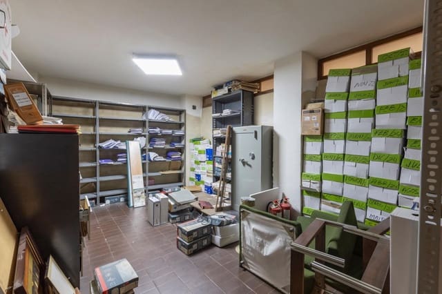 Commercial for sale in Centro, Granada city - € 290,000 (Ref: 10129402)
