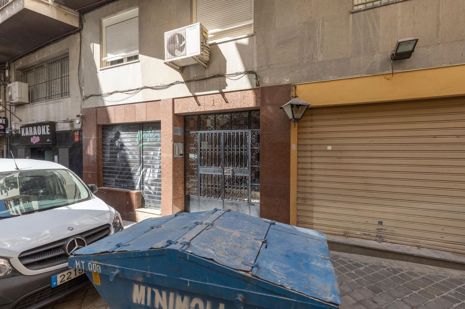 Commercial for sale in Granada city - € 290,000 (Ref: 10129402)