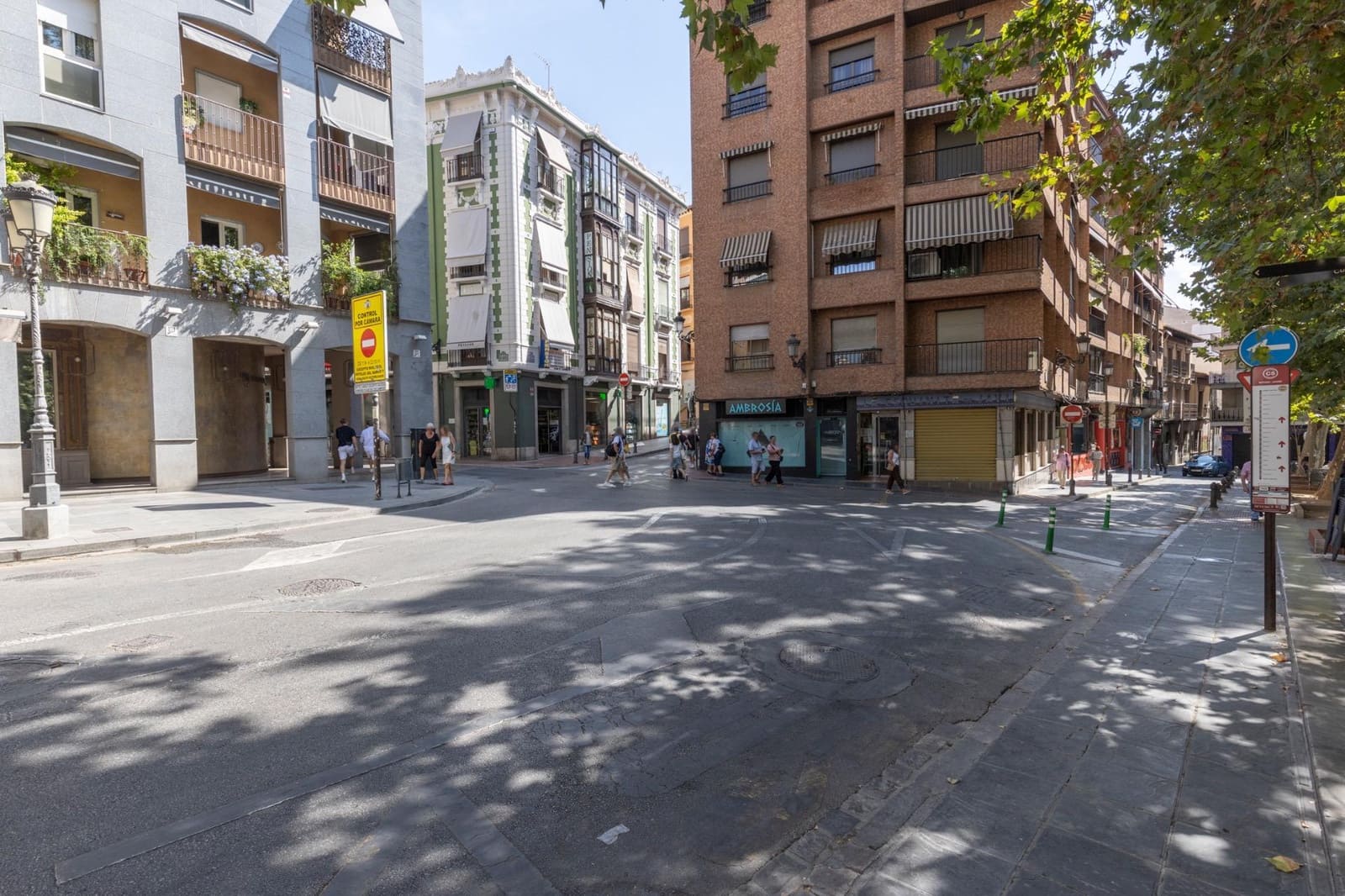 Commercial for sale in Granada city - € 290,000 (Ref: 10129402)