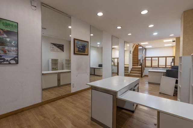 Commercial for sale in Centro, Granada city - € 475,000 (Ref: 10129403)