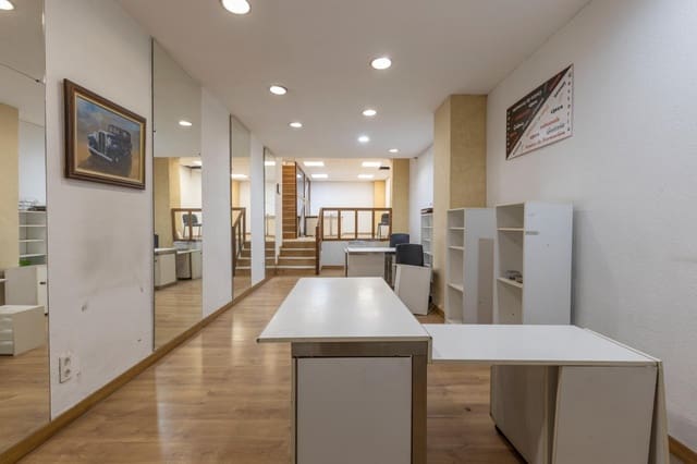 Commercial for sale in Centro, Granada city - € 475,000 (Ref: 10129403)