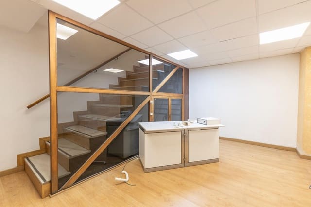 Commercial for sale in Centro, Granada city - € 475,000 (Ref: 10129403)