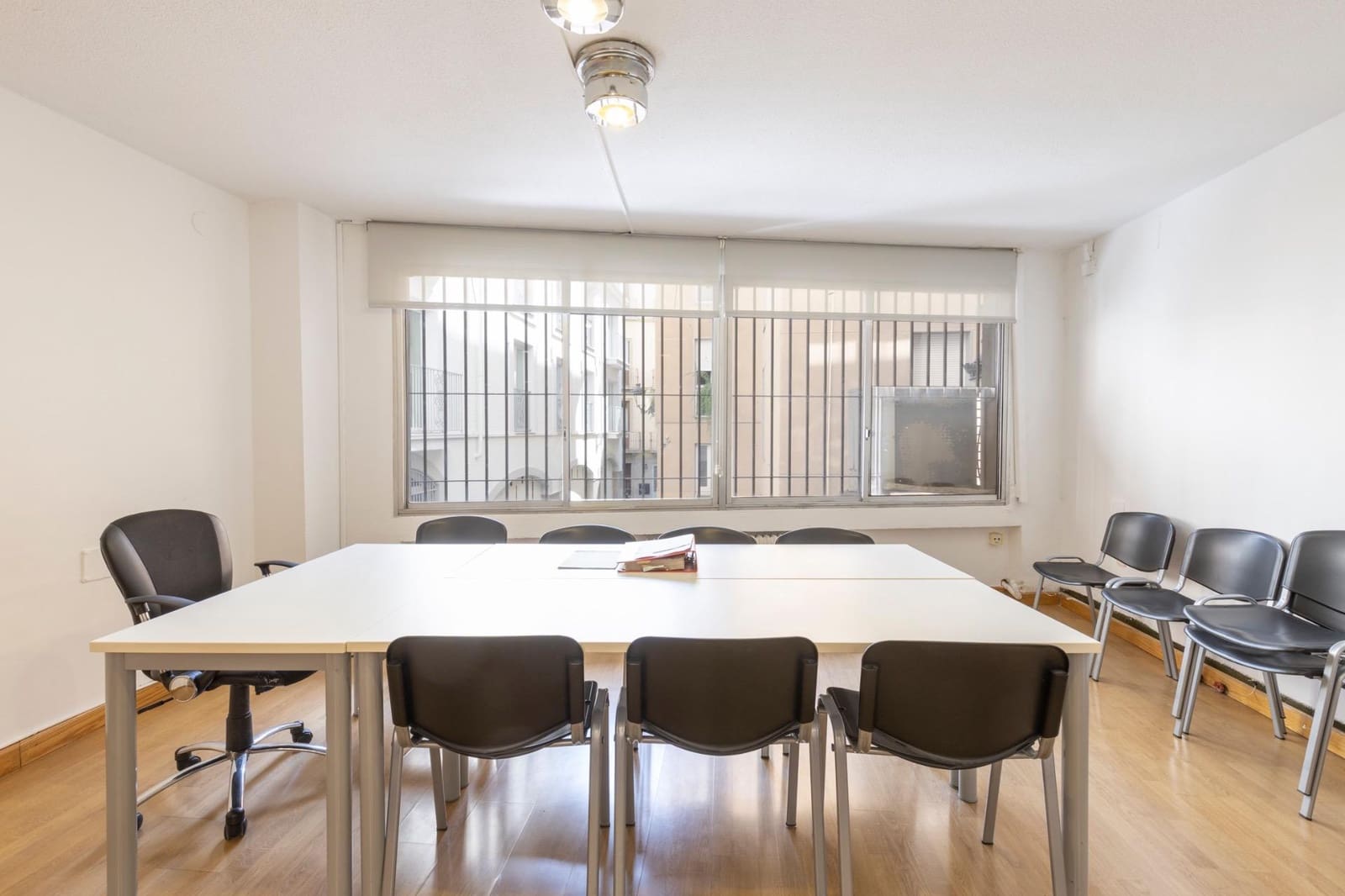 Commercial for sale in Granada city - € 475,000 (Ref: 10129403)