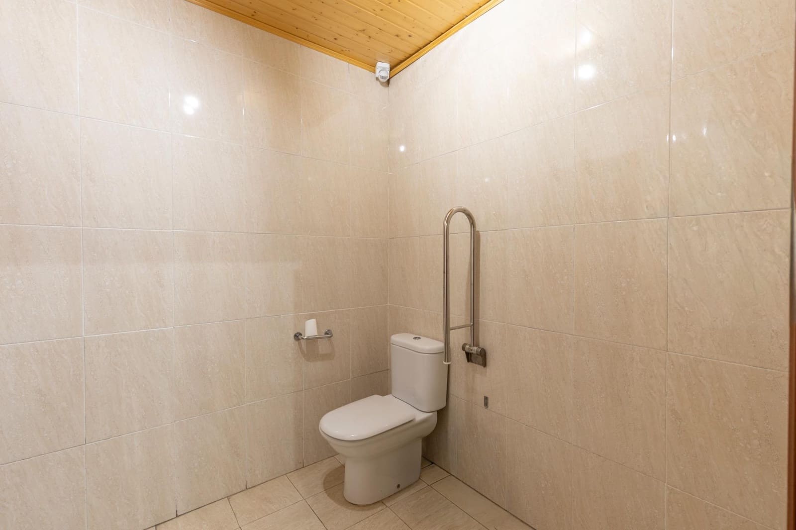 Commercial for sale in Granada city - € 475,000 (Ref: 10129403)