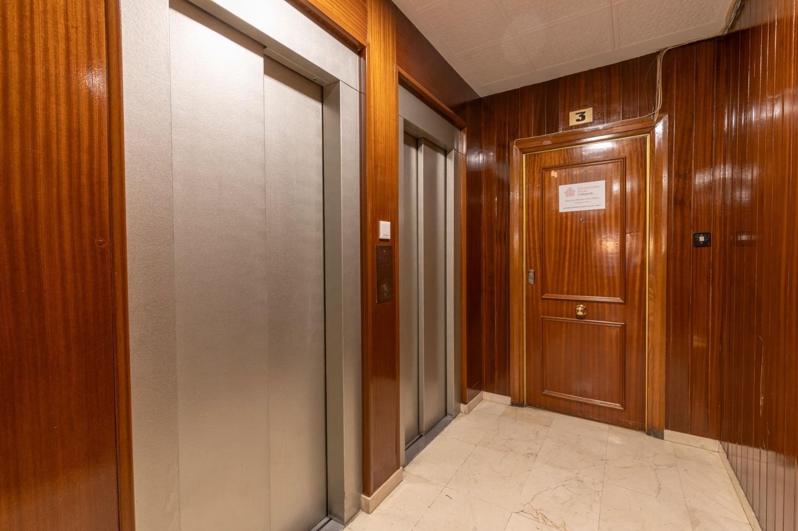 Commercial for sale in Granada city - € 475,000 (Ref: 10129403)
