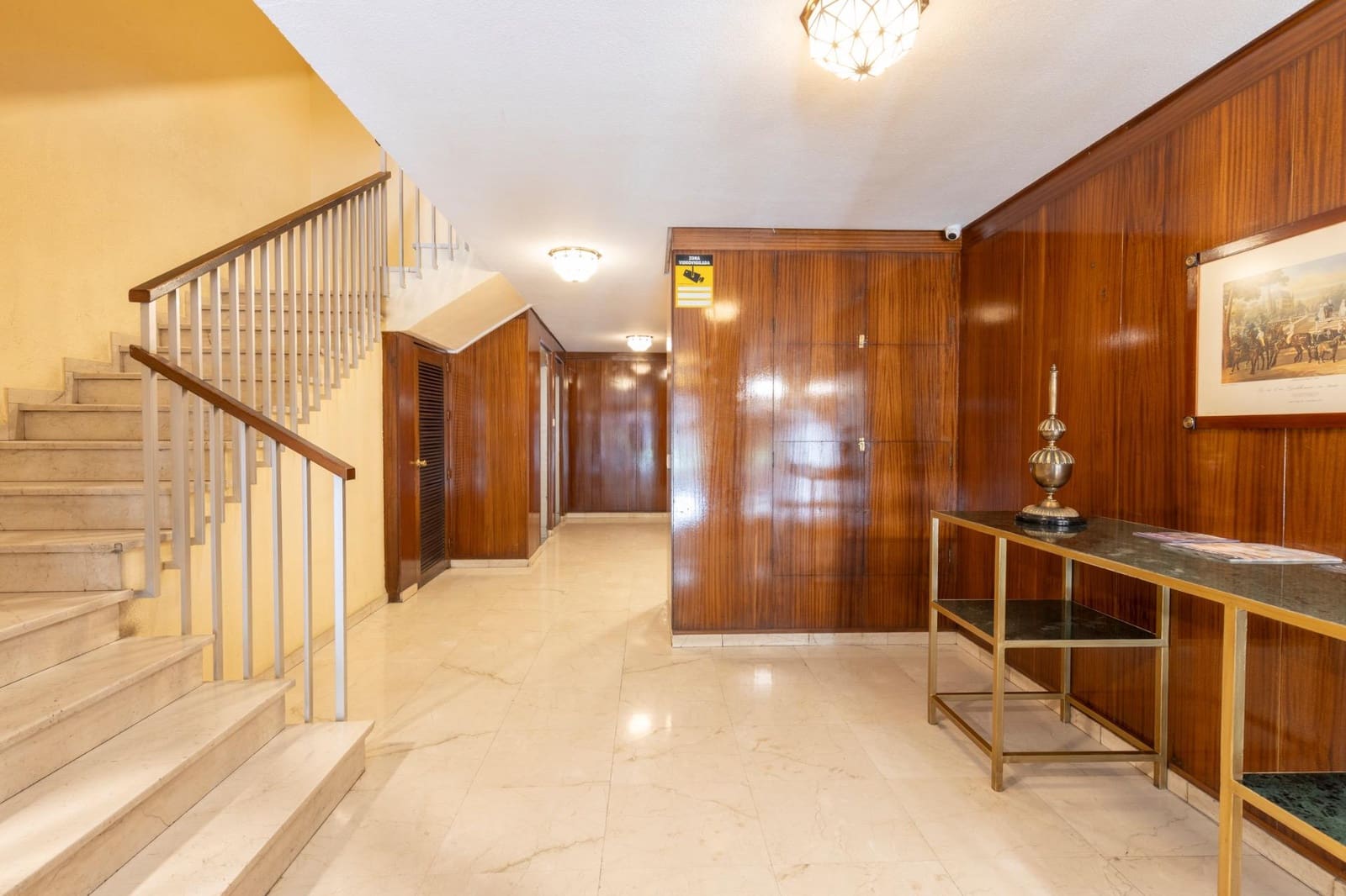 Commercial for sale in Granada city - € 475,000 (Ref: 10129403)
