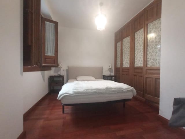 Piso de 2 habitaciones en Albaicin, Granada ciudad en alquiler - 700 € (Ref: 10129408)