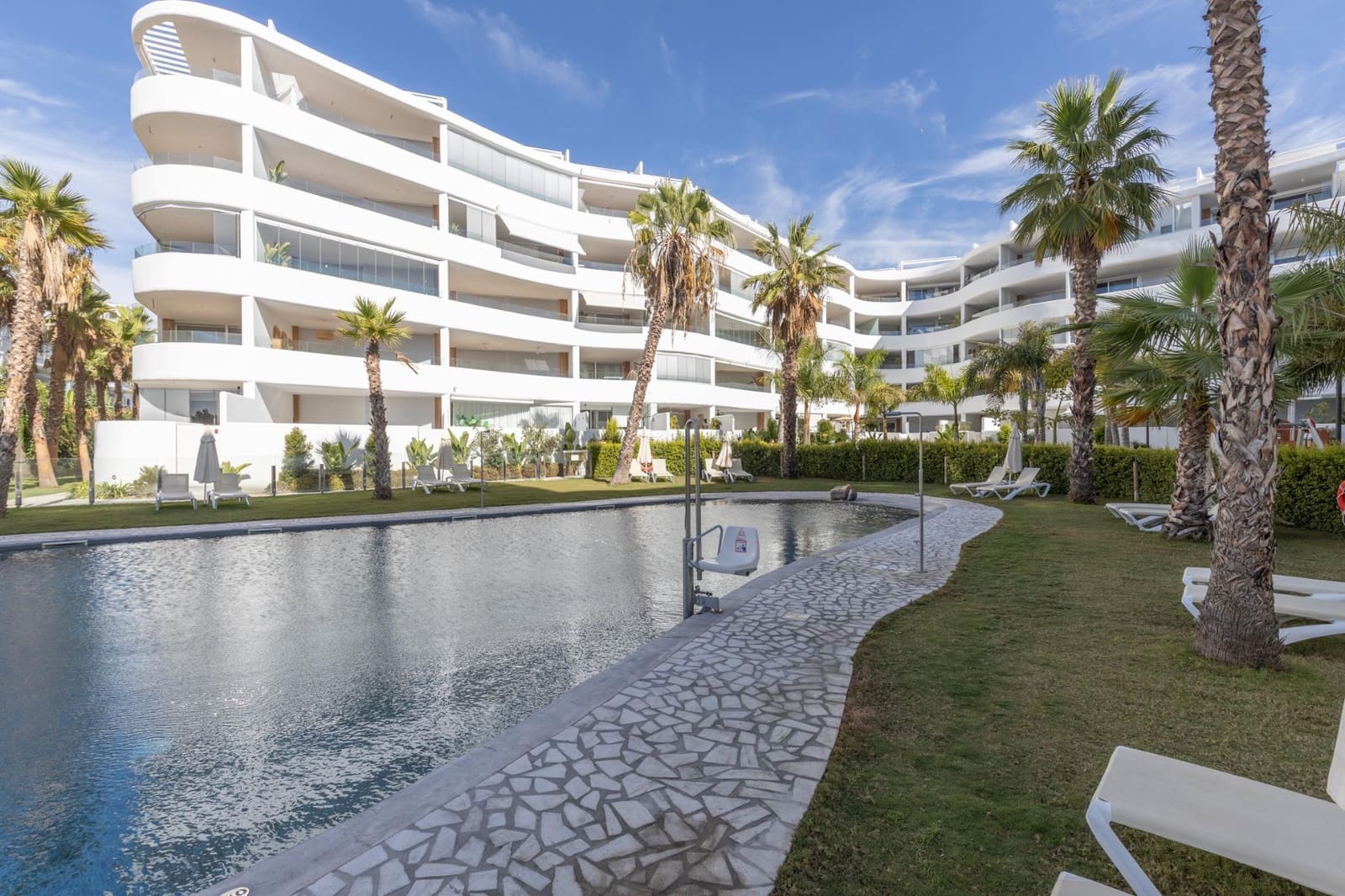 2 Zimmer Wohnung zu verkaufen in Motril mit Pool Garage - 380.000 € (Ref: 10136017)