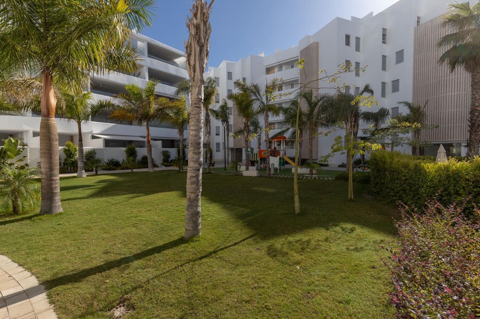 2 Zimmer Wohnung zu verkaufen in Motril mit Pool Garage - 380.000 € (Ref: 10136017)