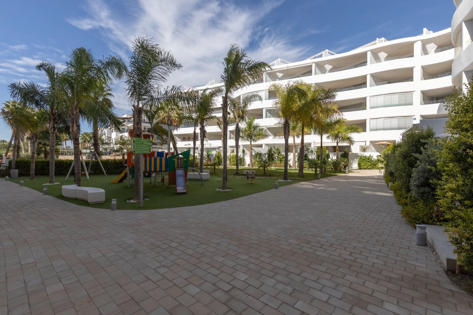 2 Zimmer Wohnung zu verkaufen in Motril mit Pool Garage - 380.000 € (Ref: 10136017)