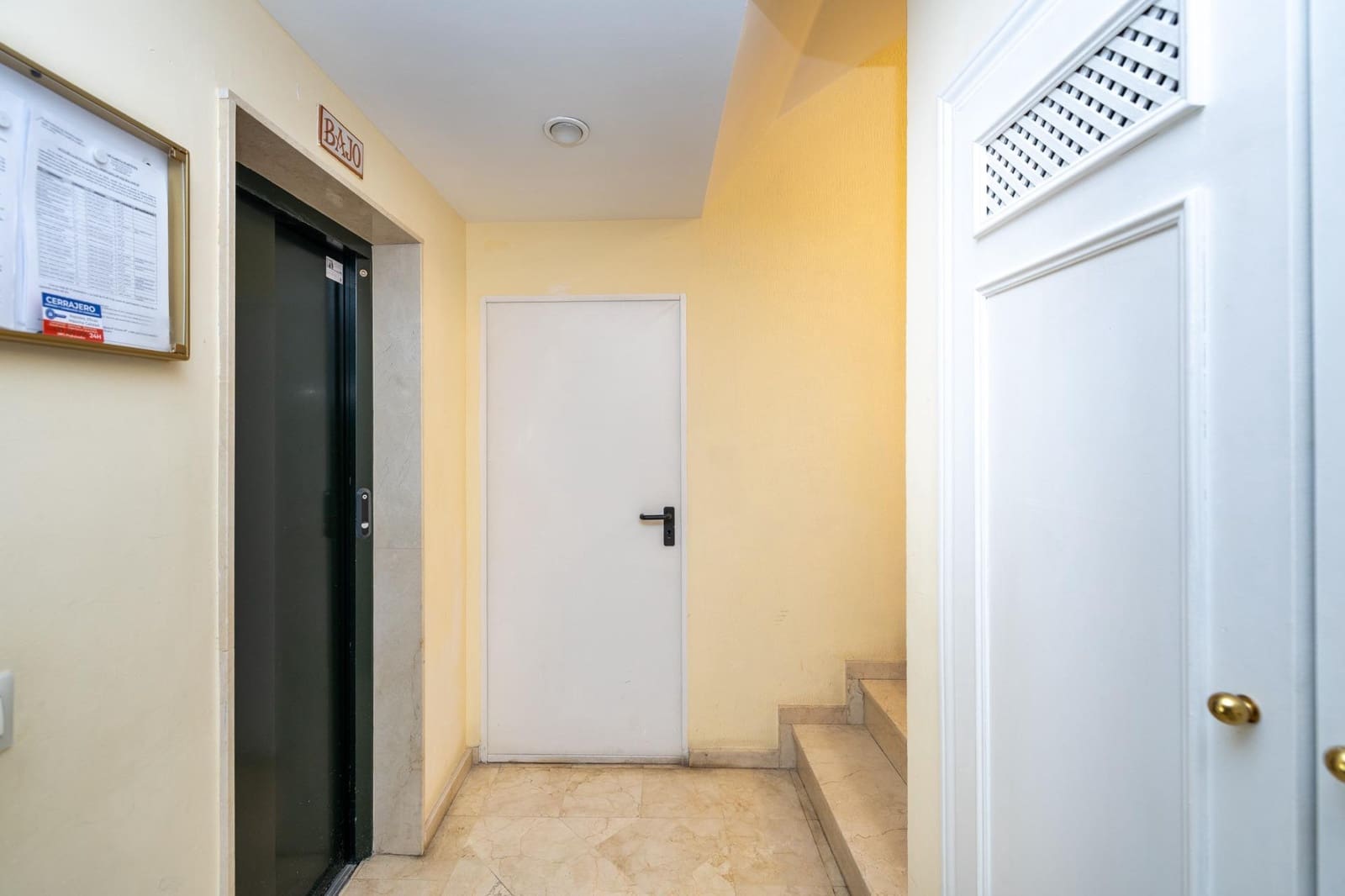 Piso de 4 habitaciones en Granada ciudad en venta con garaje - 430.000 € (Ref: 10136018)