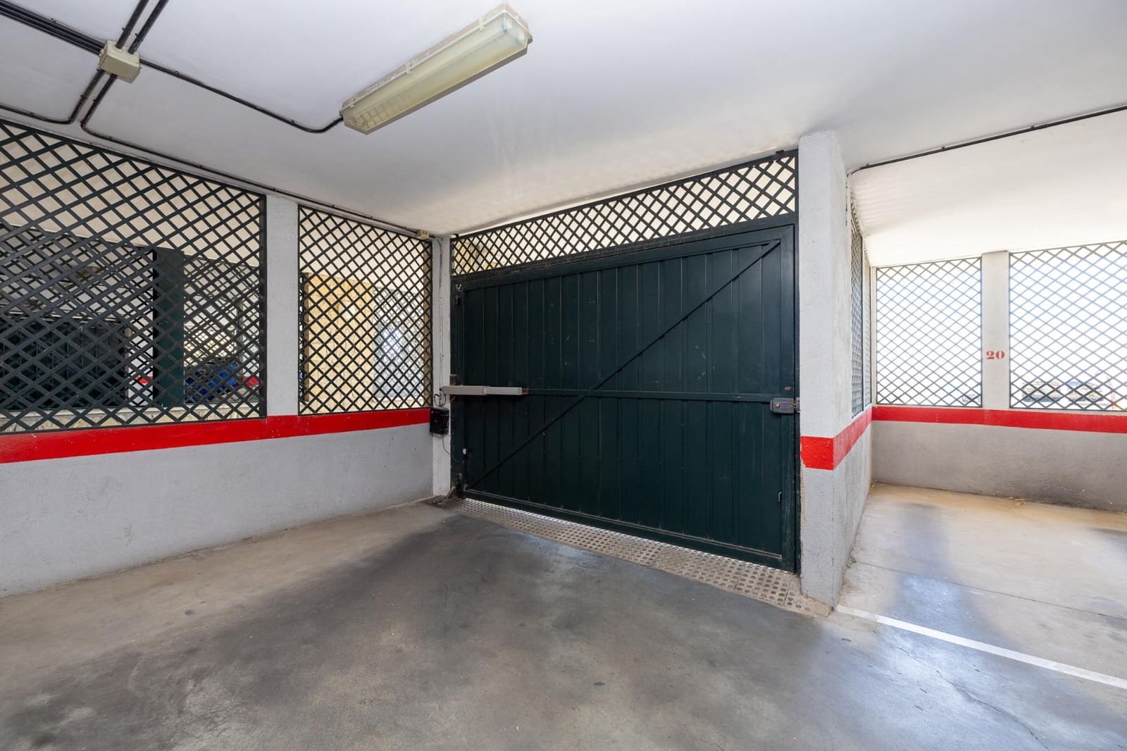 Piso de 4 habitaciones en Granada ciudad en venta con garaje - 430.000 € (Ref: 10136018)