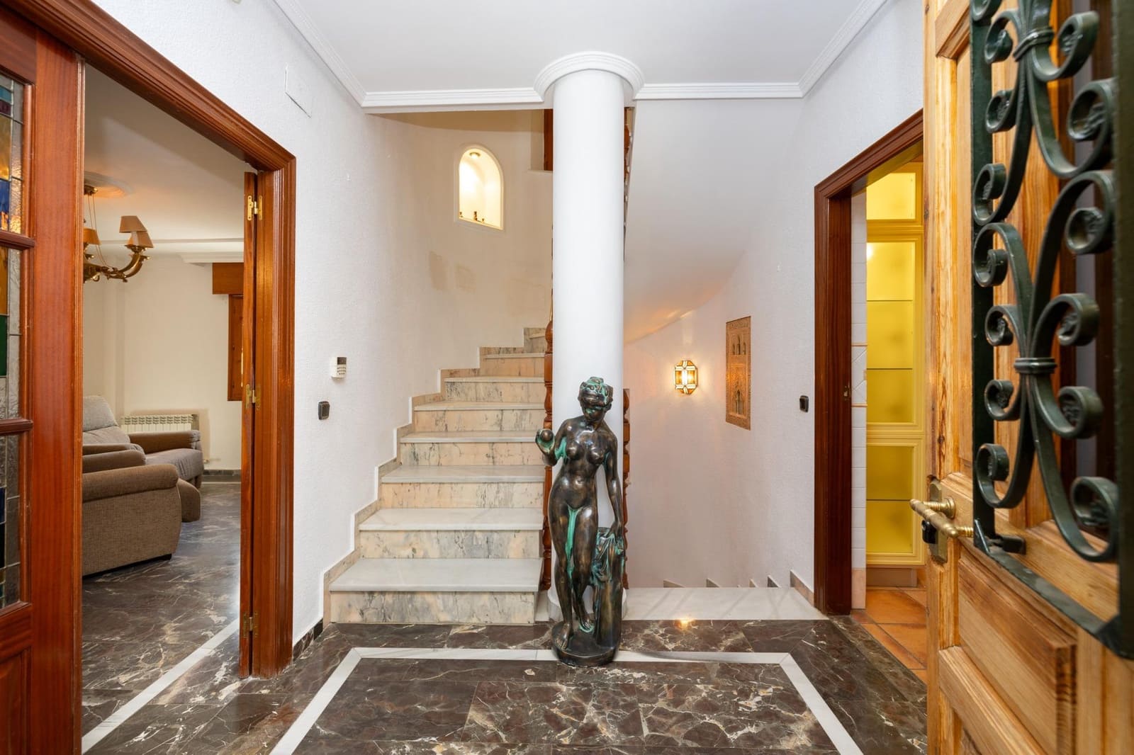 4 soverom Villa til salgs i Cajar med svømmebasseng garasje - € 449 500 (Ref: 10136021)