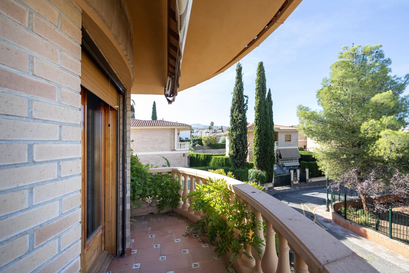 4 soverom Villa til salgs i Cajar med svømmebasseng garasje - € 449 500 (Ref: 10136021)