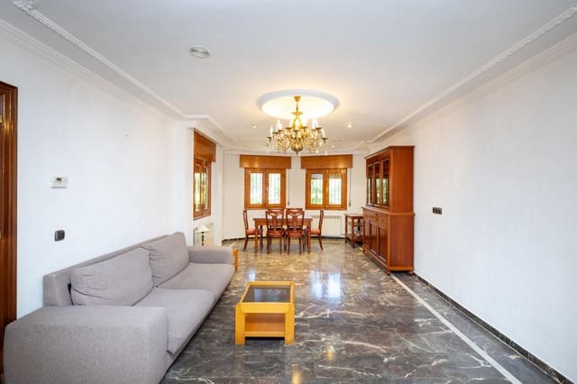 4 soverom Villa til salgs i Cájar med svømmebasseng garasje - € 449 500 (Ref: 10136021)