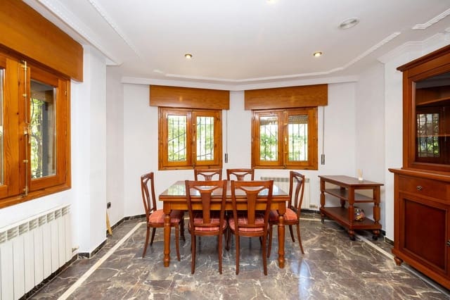 4 soverom Villa til salgs i Cájar med svømmebasseng garasje - € 449 500 (Ref: 10136021)