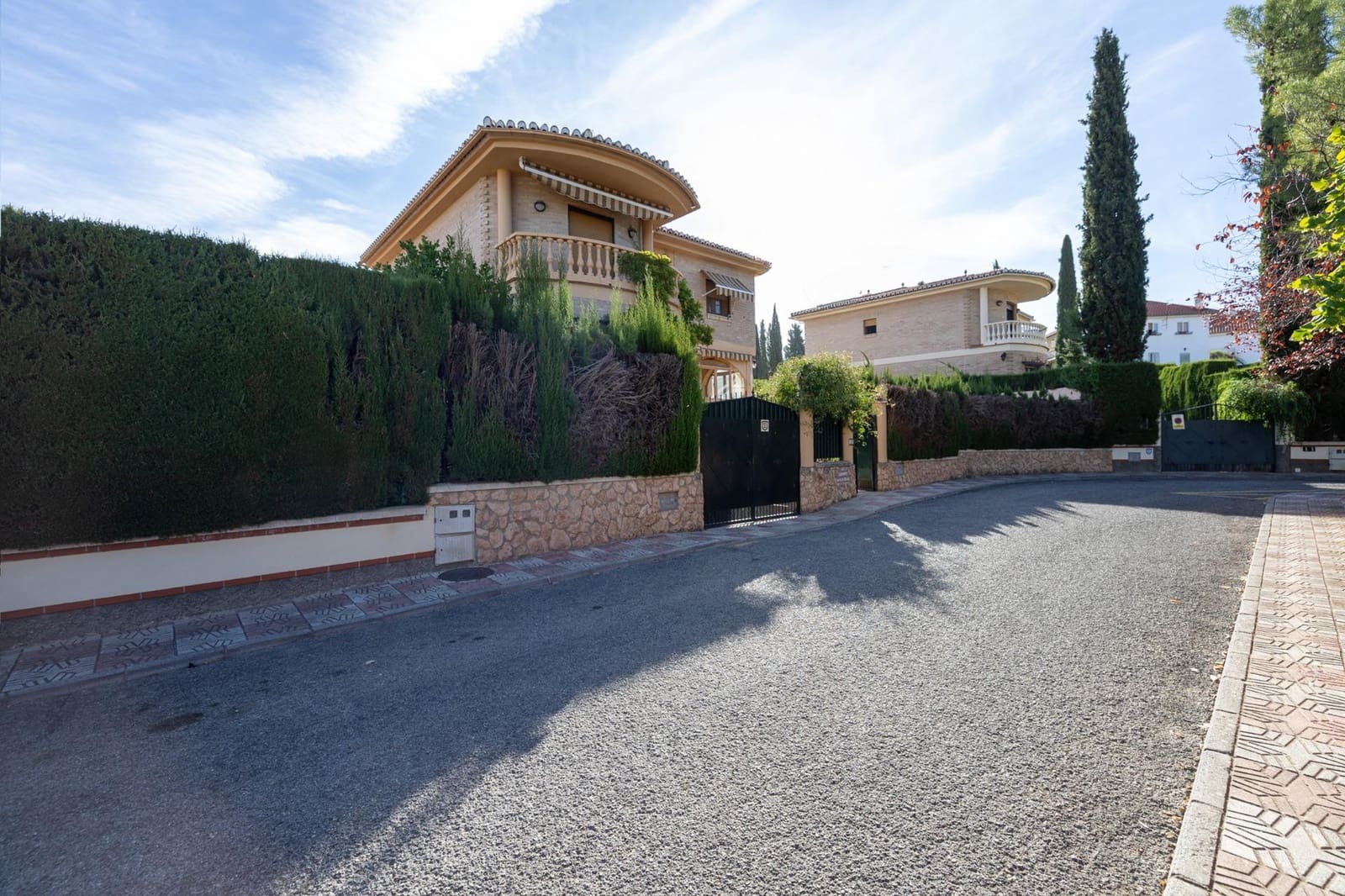 4 soverom Villa til salgs i Cajar med svømmebasseng garasje - € 449 500 (Ref: 10136021)