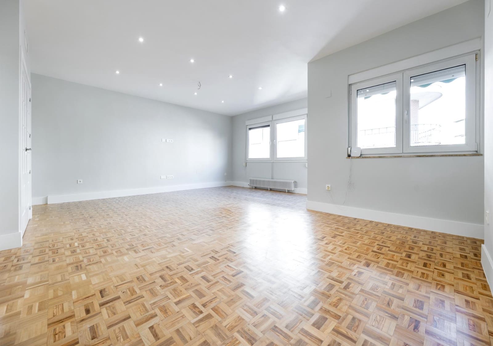 5 soveværelse Lejlighed til salg i Granada by - € 850.000 (Ref: 10136022)
