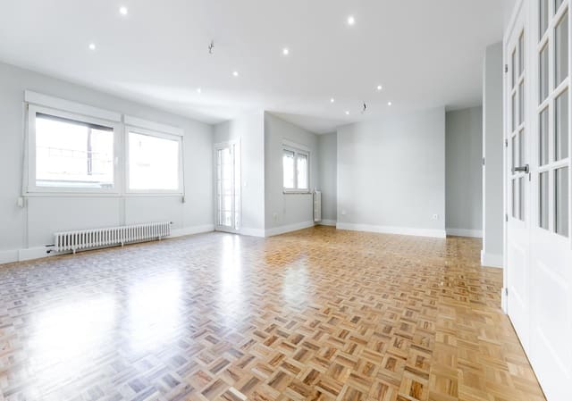 5 soveværelse Lejlighed til salg i Centro, Granada by - € 850.000 (Ref: 10136022)