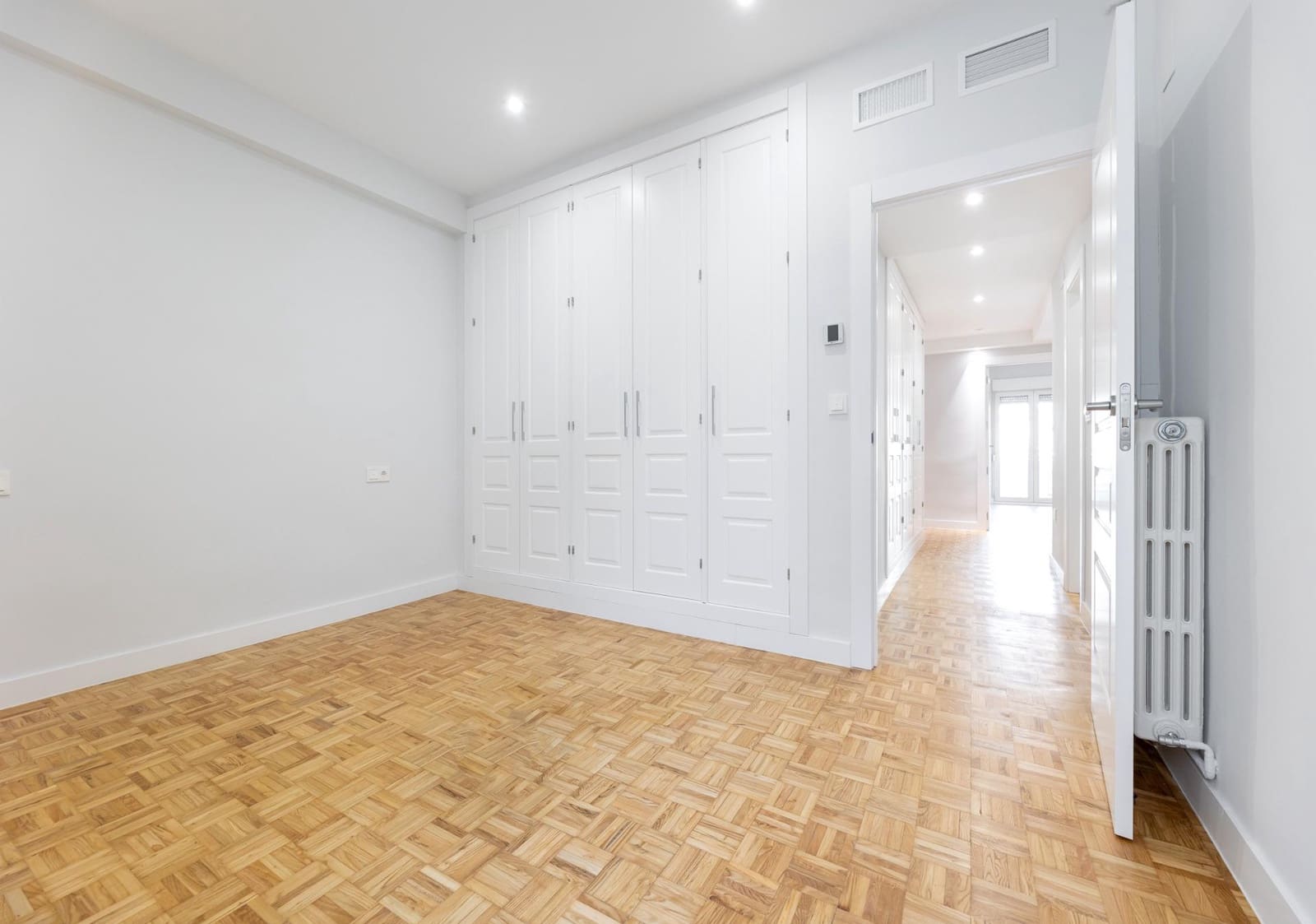 5 soveværelse Lejlighed til salg i Granada by - € 850.000 (Ref: 10136022)