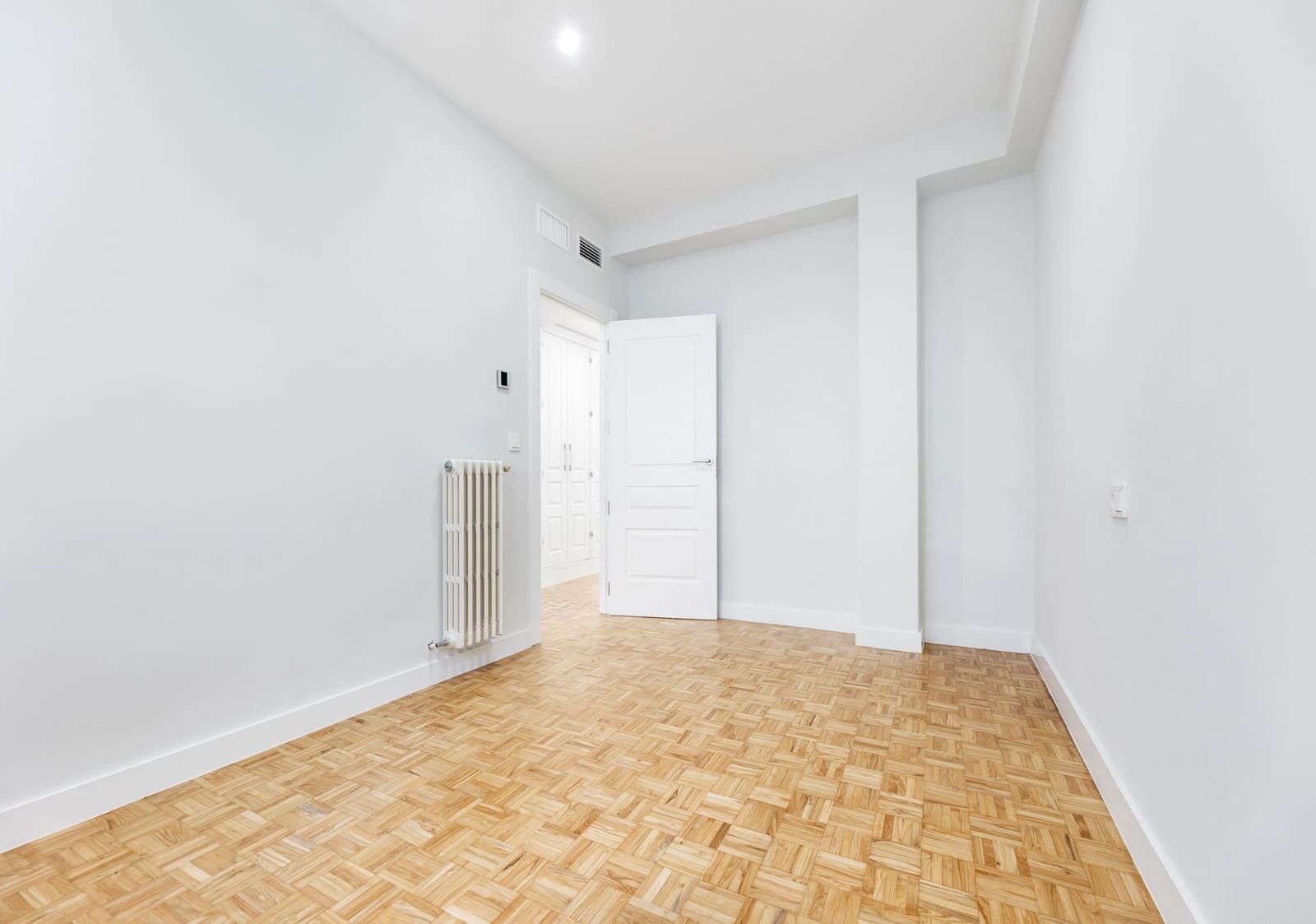 5 soveværelse Lejlighed til salg i Granada by - € 850.000 (Ref: 10136022)