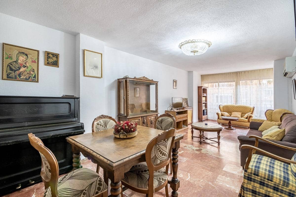Piso de 4 habitaciones en Granada ciudad en venta con garaje - 440.000 € (Ref: 10136023)