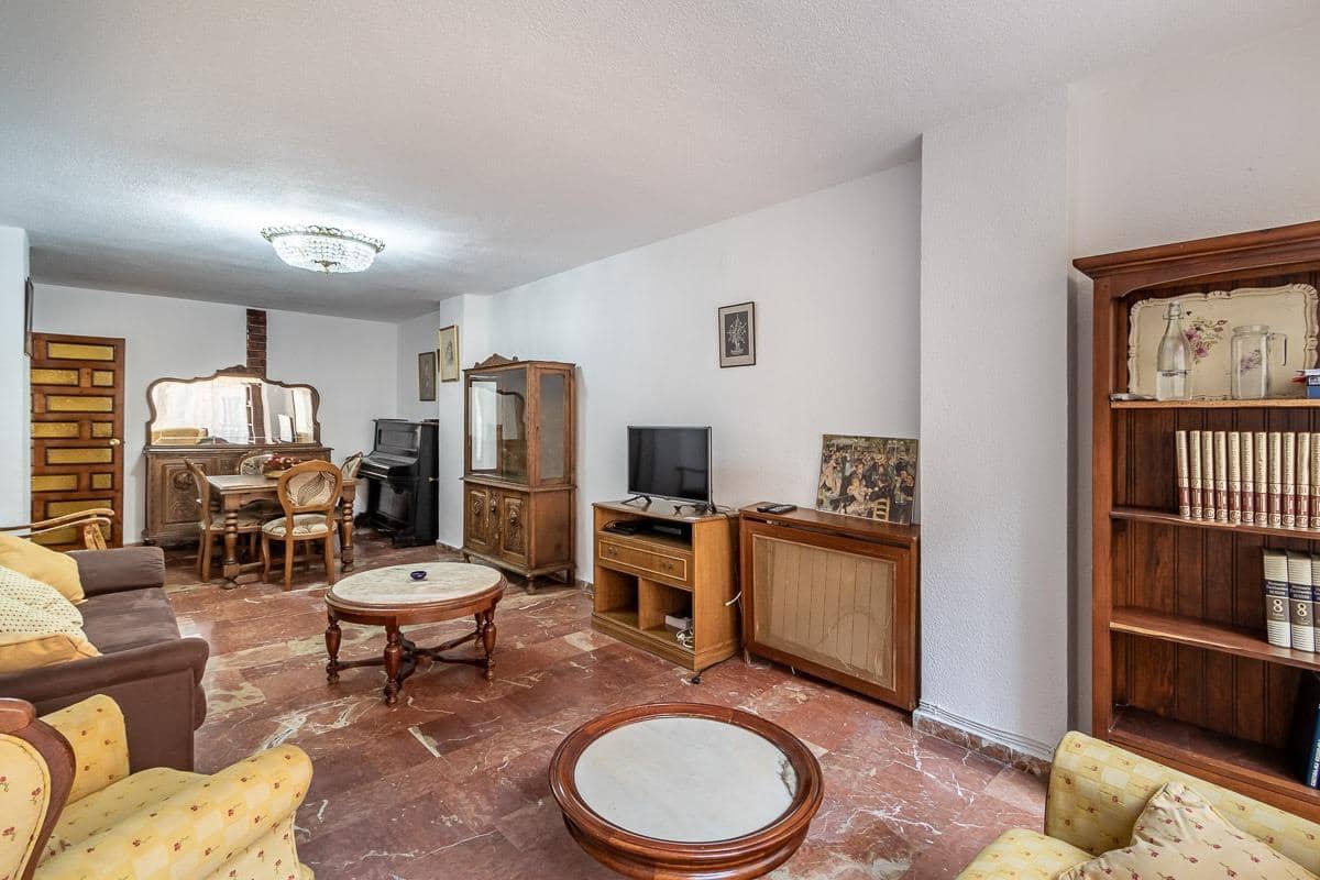 Piso de 4 habitaciones en Granada ciudad en venta con garaje - 440.000 € (Ref: 10136023)